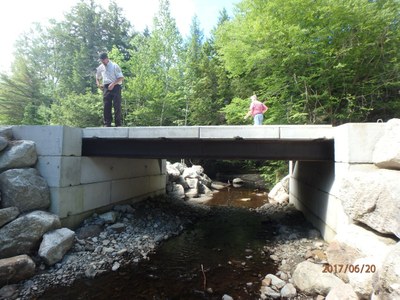Replacement stream crossing